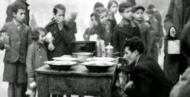 Τα Χριστούγεννα του '40: Το γιορτινό τραπέζι της Κατοχής | BriefingNews