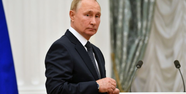 Guardian: Οι κυρώσεις απέτυχαν, ο Πούτιν είναι σήμερα ακόμη πιο ισχυρός